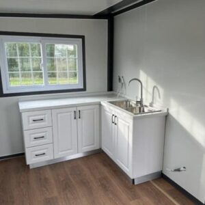 Mobiles Minihaus mit zwei Schlafzimmern und Küche – Modell Deluxe Stahlworks – Bild 9