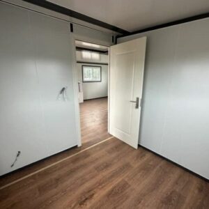 Mobiles Minihaus mit zwei Schlafzimmern und Küche – Modell Deluxe Stahlworks – Bild 12