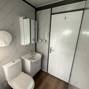 Mobiles Minihaus mit zwei Schlafzimmern und Küche – Modell Deluxe Stahlworks – Bild 13