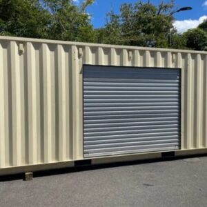 20-Fuß Seecontainer, One-Trip-Zustand, ausgestattet mit Rolltor – Bild 1