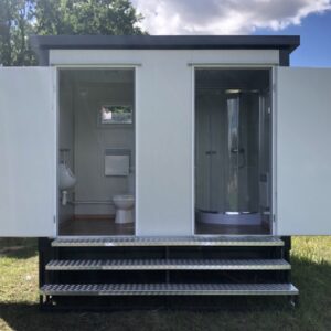 SANITÄRCONTAINER – WC + DUSCHE + WASSERTANK – Bild 2