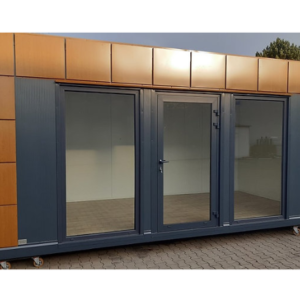 18 m² Bürocontainer mit Sanitäranlagen – Bild 1