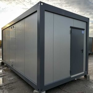 Sanitärcontainer 3 × 6 m – ausgestattet mit 6 Duschen, 2 Waschbecken und 300-Liter-Warmwasserboiler – Bild 1