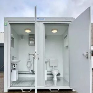 Doppelter Sanitärcontainer 2,4 × 1,5 m – WC + separates Urinal – Bild 5