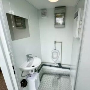 Doppelter Sanitärcontainer 2,4 × 1,5 m – WC + separates Urinal – Bild 8