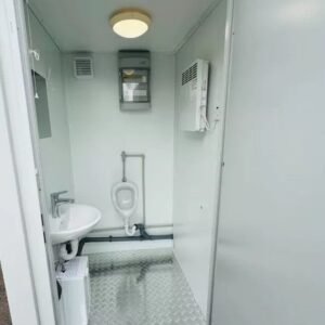 Doppelter Sanitärcontainer 2,4 × 1,5 m – WC + separates Urinal – Bild 12