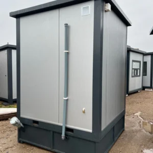 Sanitärcontainer 2 × 2 m mit Dusche und Wassertank – Bild 2