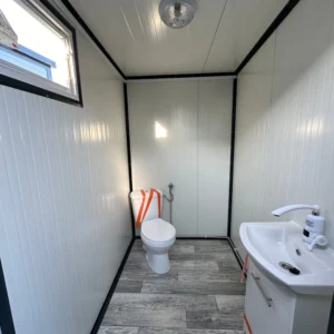 Doppel-Sanitärcontainer 3 × 2 m – Bild 3