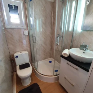 Modernes Mobilheim – Maße 12 × 4 m – Bild 10